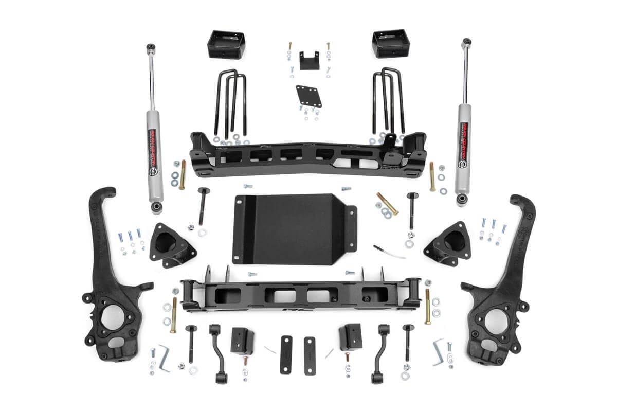 Nissan Titan Suspension Lift Kit - Rough Country - 4 Inch - '04-'15